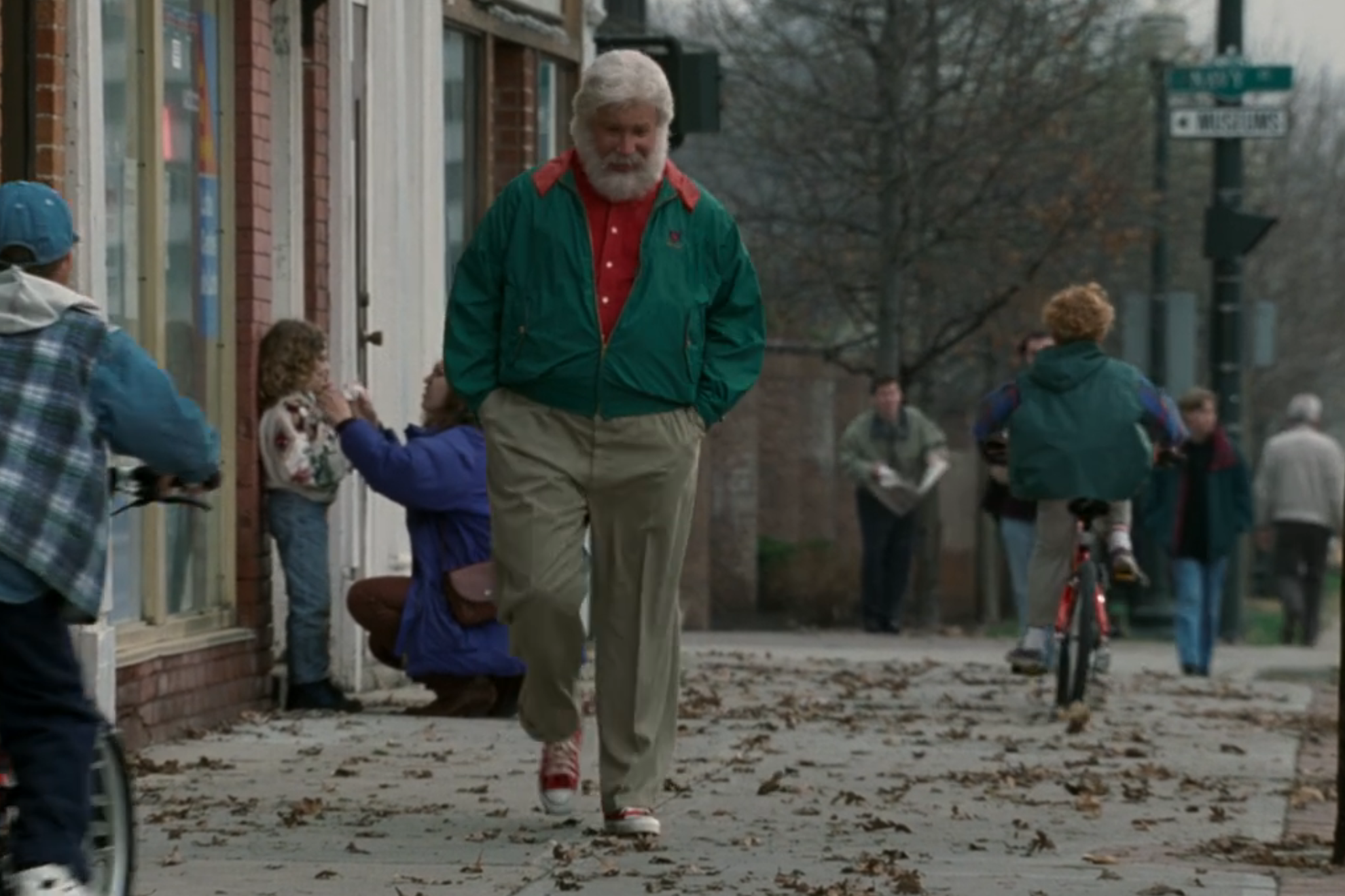 Screengrab of a scene in "The Santa Clause" film
